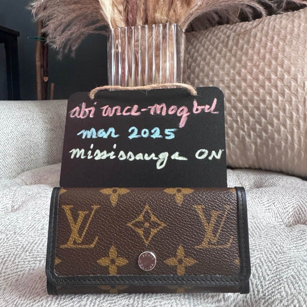 Louis Vuitton Monogram Macassar 6-Key holder